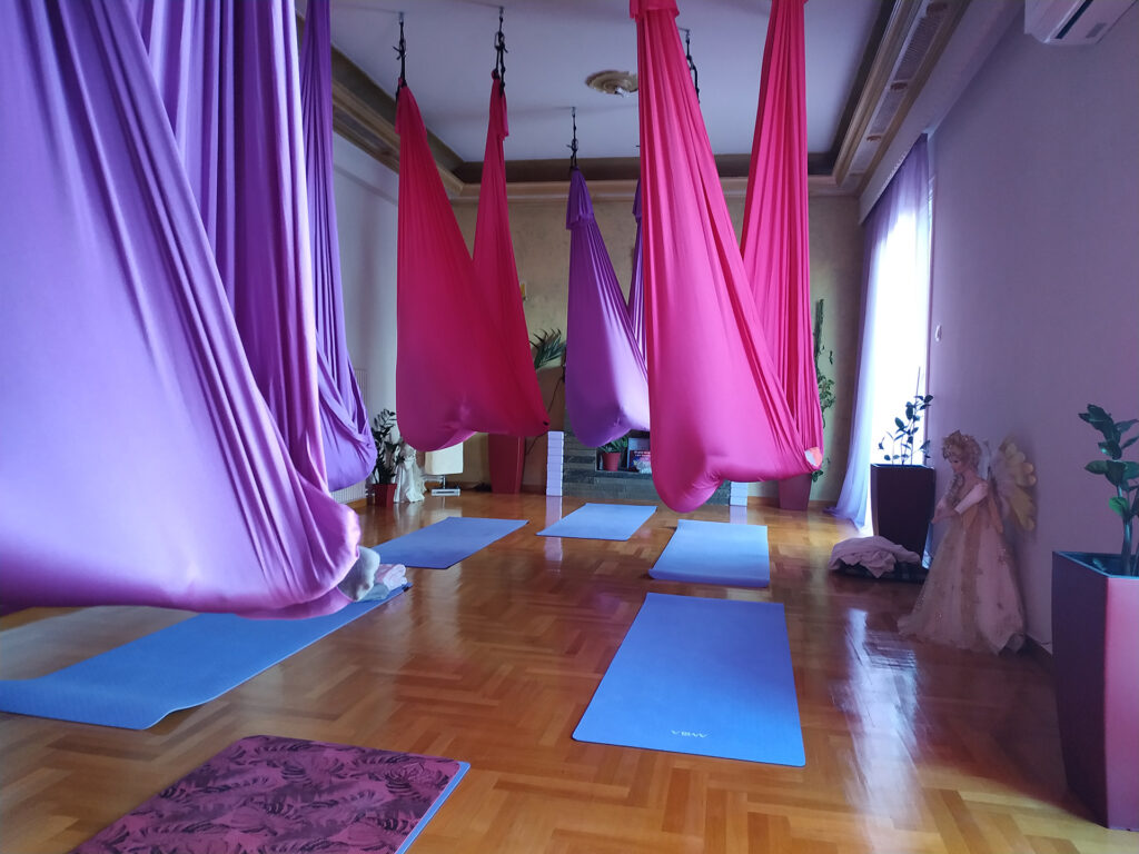 Aerial Yoga - Santi-Therapy